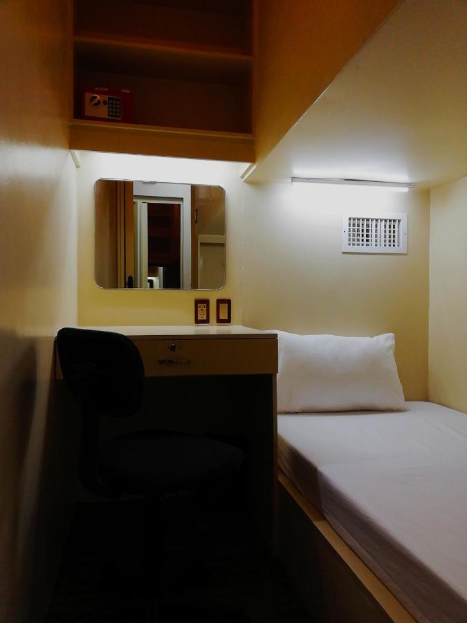 Subic Bay Hostel Olongapo Esterno foto